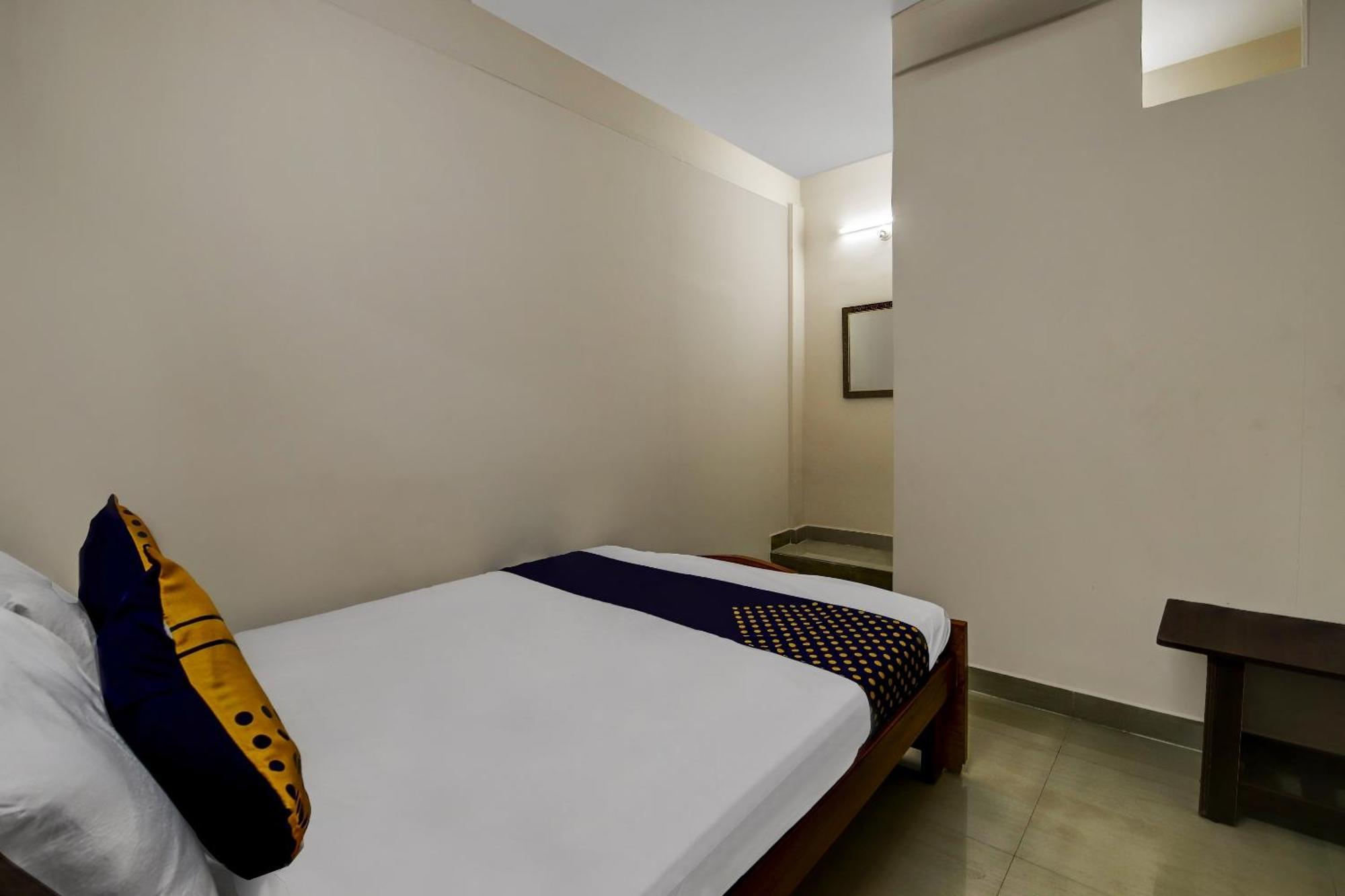 Spot On 73621 Srinivasa Boarding And Lodging Jalahalli Екстер'єр фото