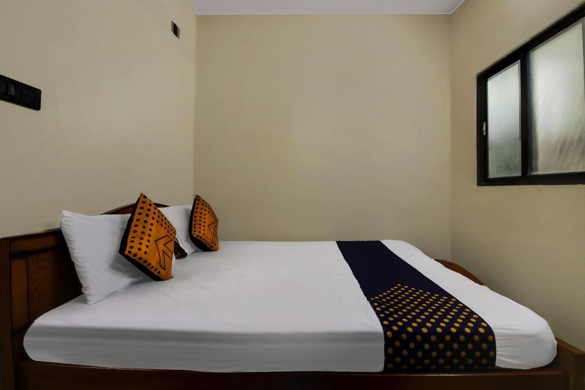 Spot On 73621 Srinivasa Boarding And Lodging Jalahalli Екстер'єр фото