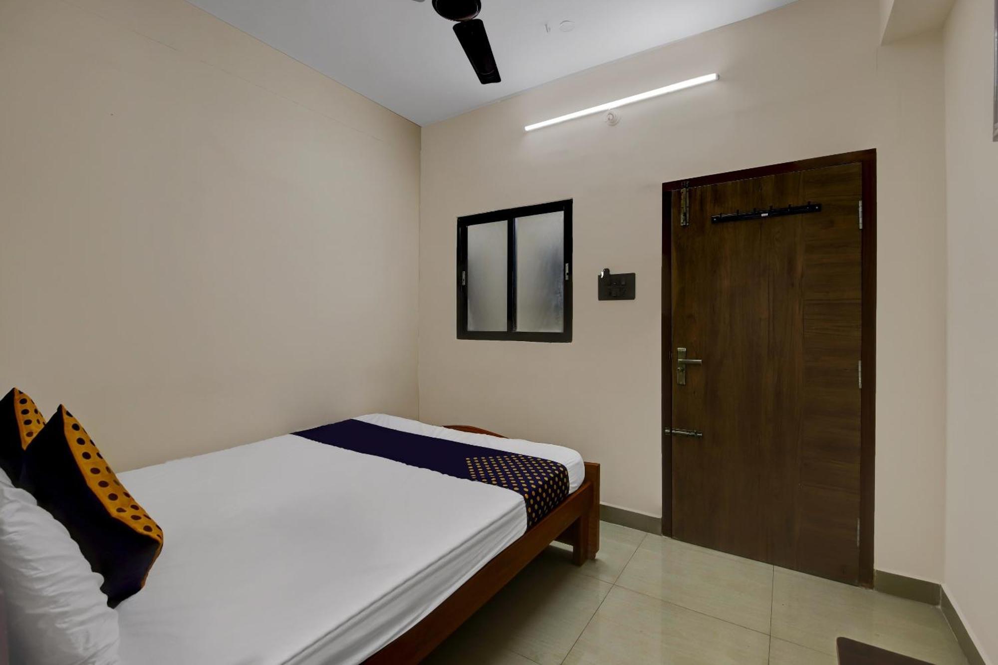 Spot On 73621 Srinivasa Boarding And Lodging Jalahalli Екстер'єр фото