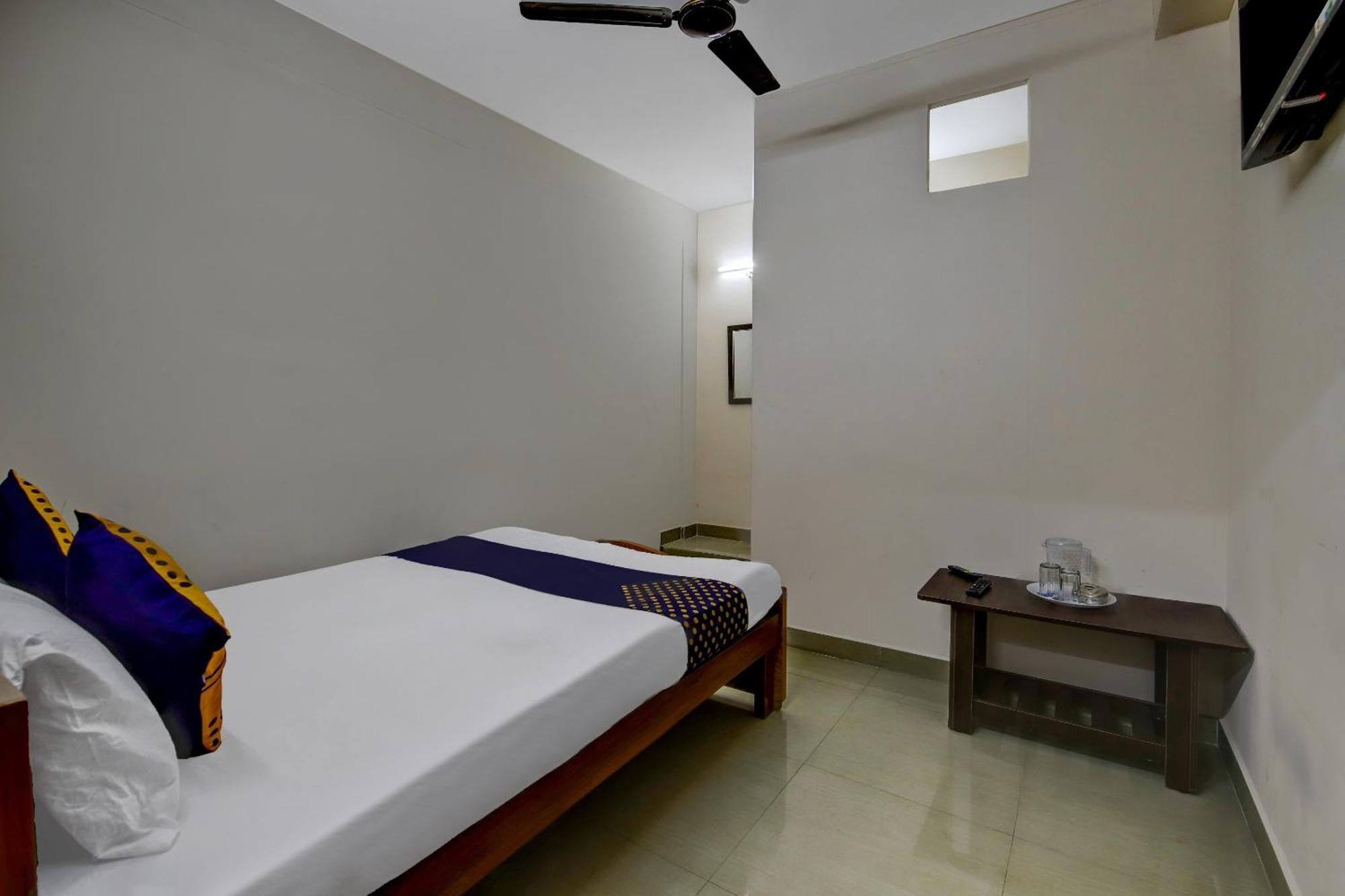 Spot On 73621 Srinivasa Boarding And Lodging Jalahalli Екстер'єр фото